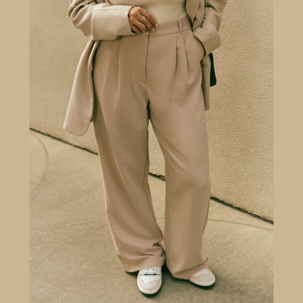NWT! Abercrombie Curve Love Sloane Tailored Wide Leg Trousers in Light Taupe